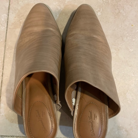 Universal Thread Clog - Picture 3 of 6